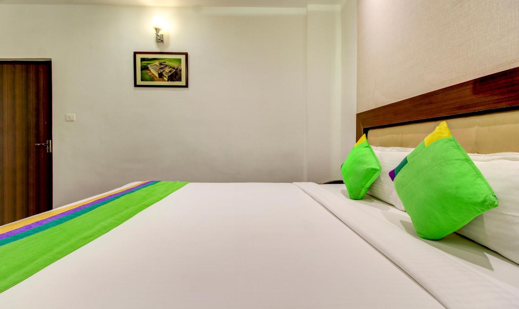 Treebo The Sai Leela Suites R T Nagar Bangalore Bagian luar foto